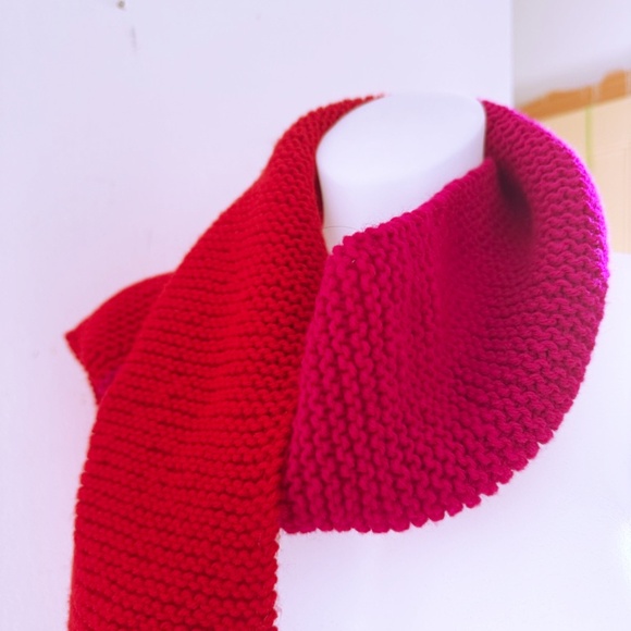 'Red hot fuchsia pink,' color-block hand-knit scarf - Picture 2 of 15